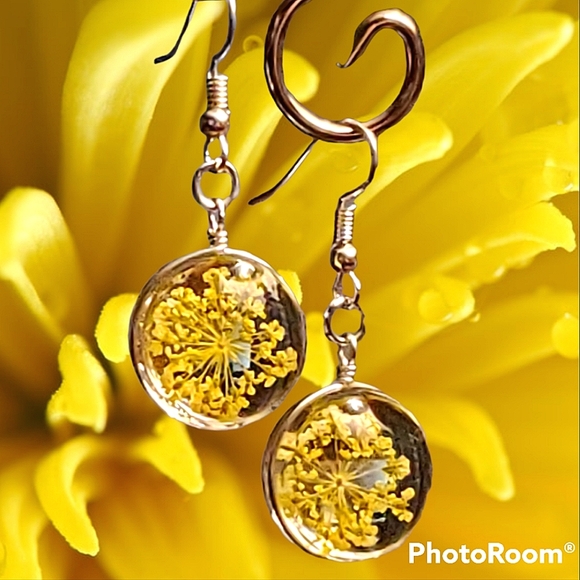 Glass ball earrings with real dried yellow flowers inside. - Picture 2 of 6
